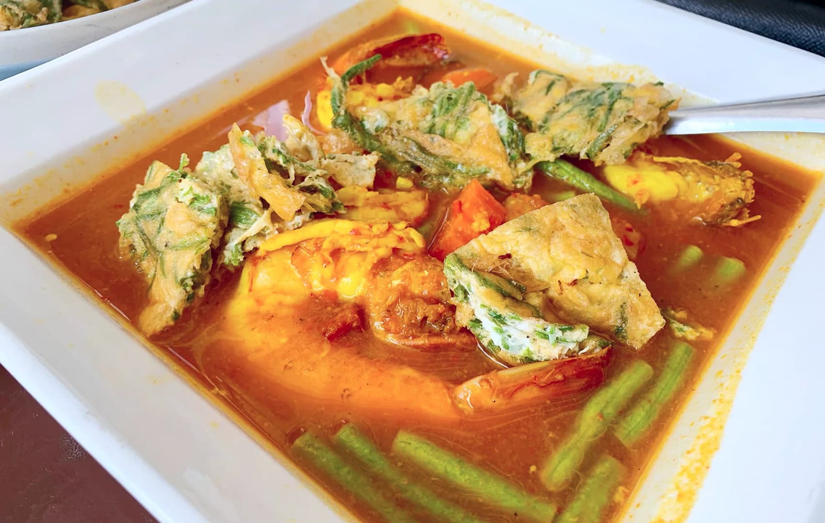 แกงส้มกุ้ง + ไข่ชะอมทอด